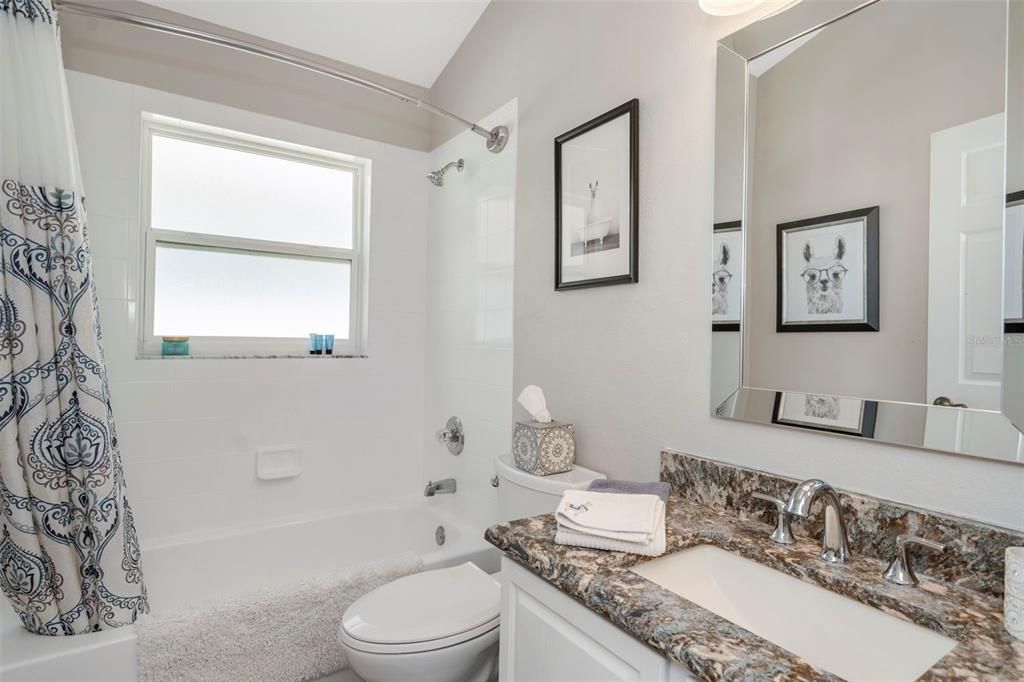 Activo con contrato: $595,000 (3 camas, 2 baños, 1720 Pies cuadrados)