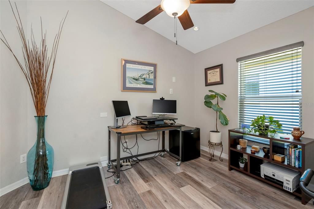 Activo con contrato: $595,000 (3 camas, 2 baños, 1720 Pies cuadrados)