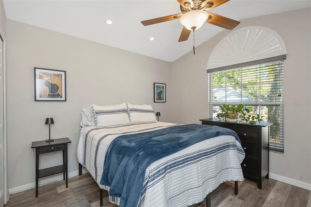 Activo con contrato: $595,000 (3 camas, 2 baños, 1720 Pies cuadrados)