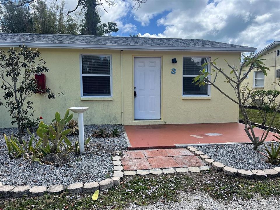 For Rent: $1,325 (1 beds, 1 baths, 650 Square Feet)