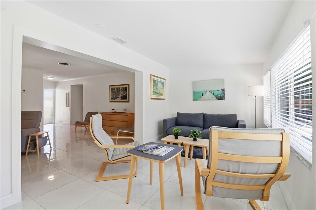 En Venta: $824,500 (3 camas, 2 baños, 1897 Pies cuadrados)