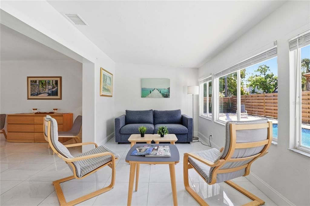 En Venta: $824,500 (3 camas, 2 baños, 1897 Pies cuadrados)