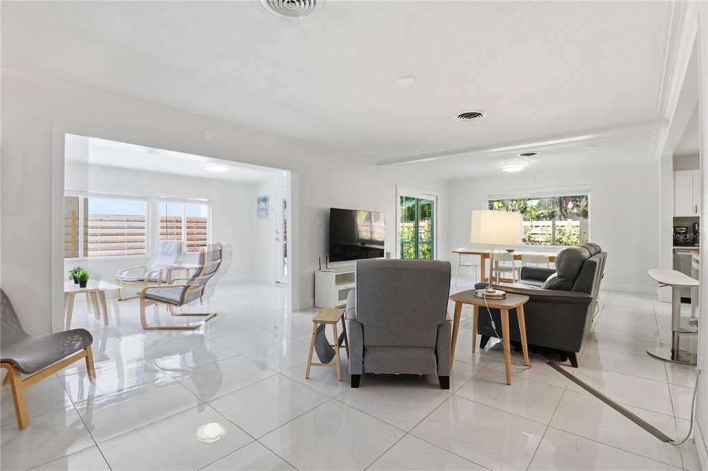 En Venta: $824,500 (3 camas, 2 baños, 1897 Pies cuadrados)
