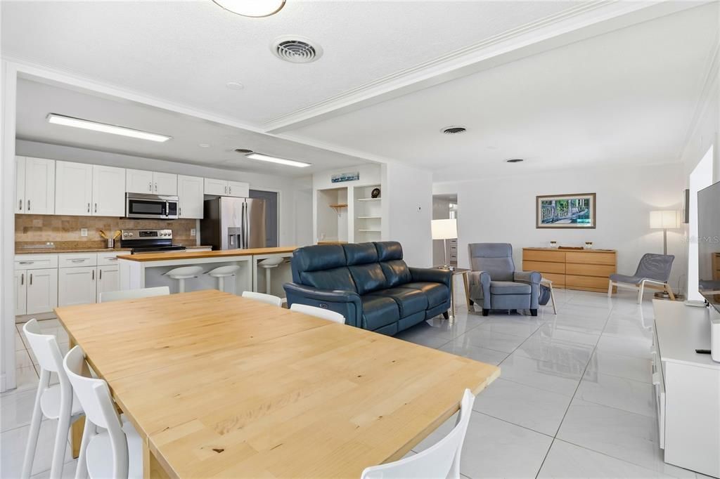 En Venta: $824,500 (3 camas, 2 baños, 1897 Pies cuadrados)