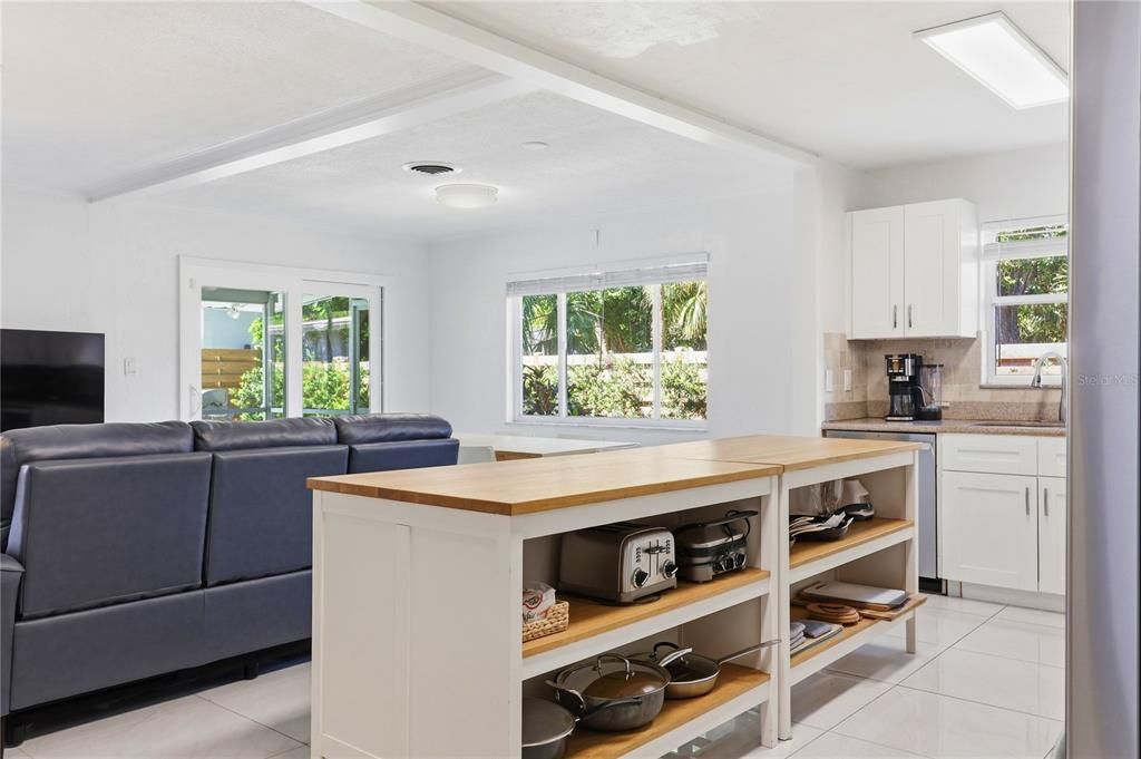 En Venta: $824,500 (3 camas, 2 baños, 1897 Pies cuadrados)