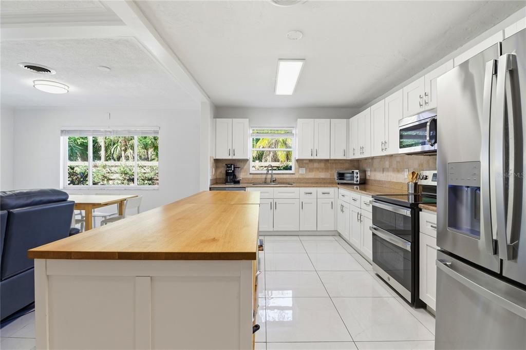En Venta: $824,500 (3 camas, 2 baños, 1897 Pies cuadrados)
