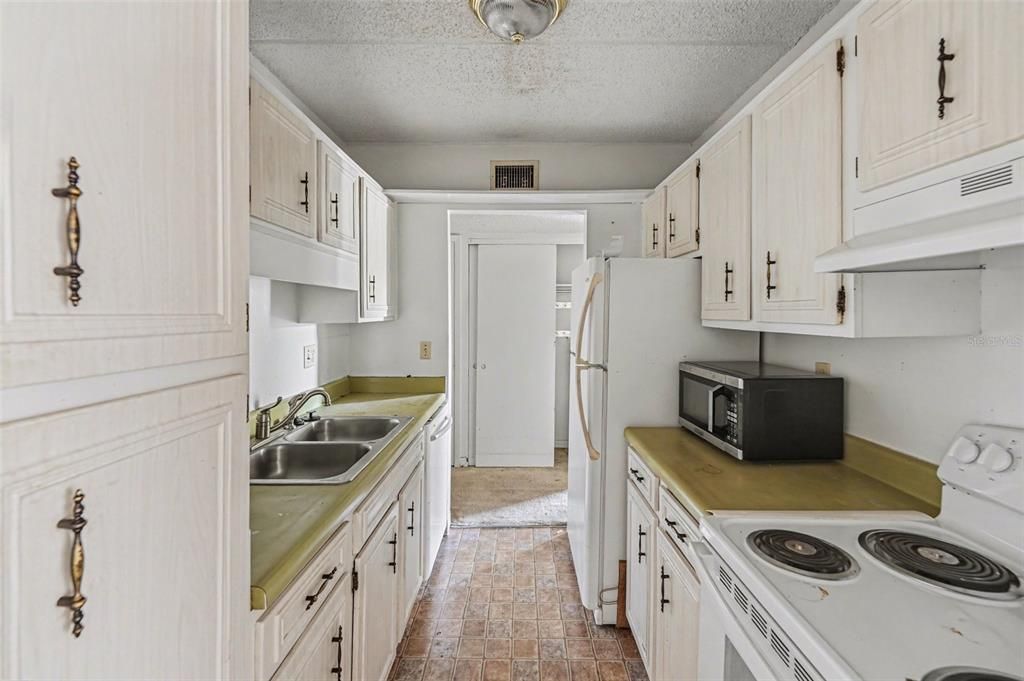 Activo con contrato: $250,000 (2 camas, 2 baños, 936 Pies cuadrados)