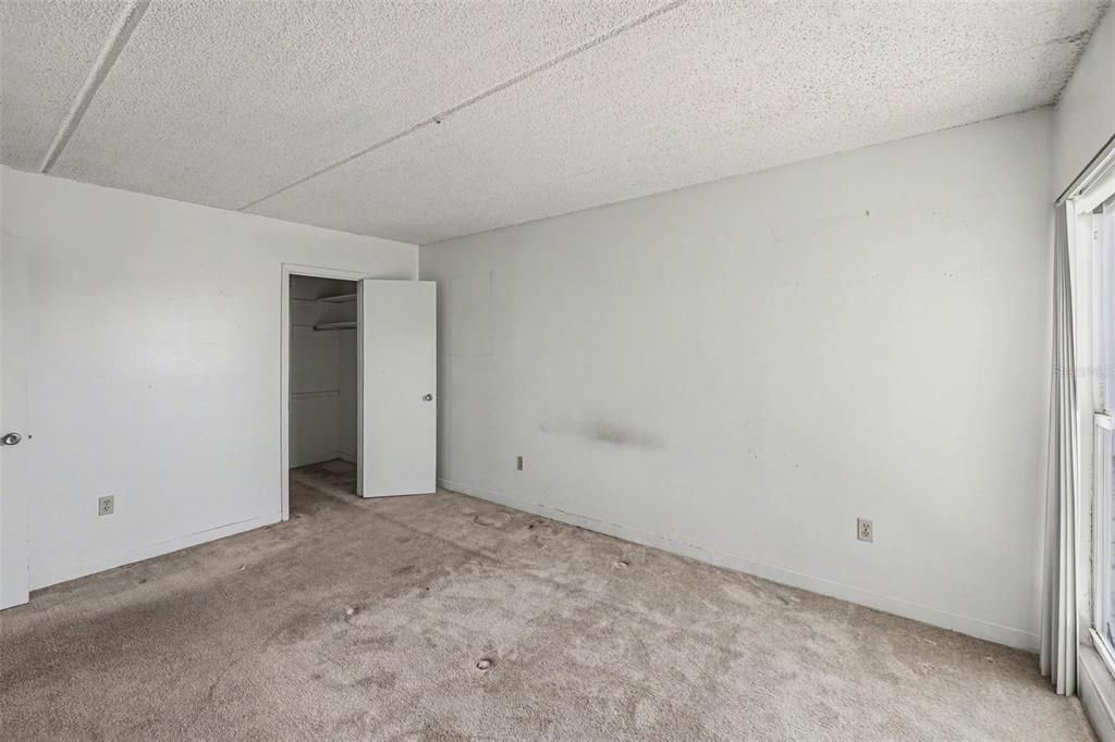 Activo con contrato: $250,000 (2 camas, 2 baños, 936 Pies cuadrados)