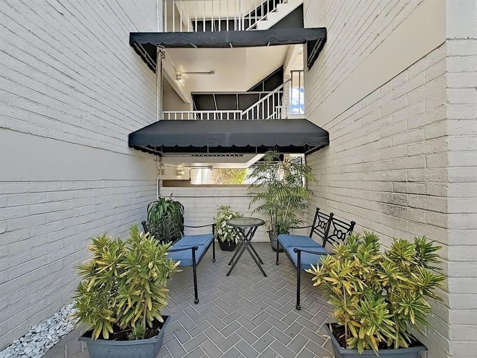Activo con contrato: $250,000 (2 camas, 2 baños, 936 Pies cuadrados)