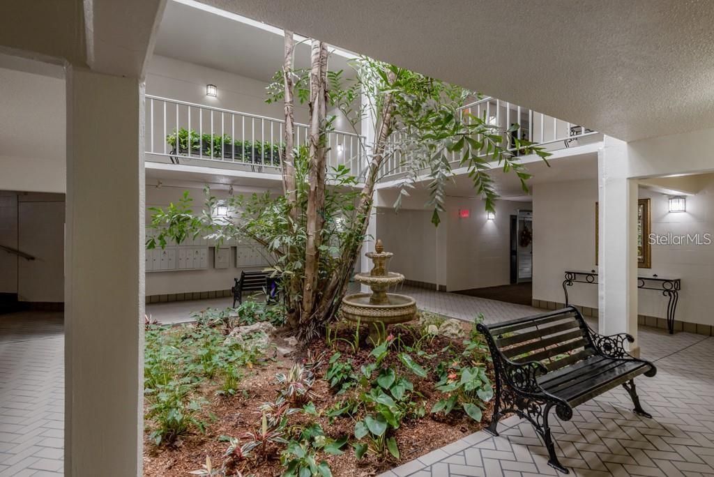 Activo con contrato: $250,000 (2 camas, 2 baños, 936 Pies cuadrados)