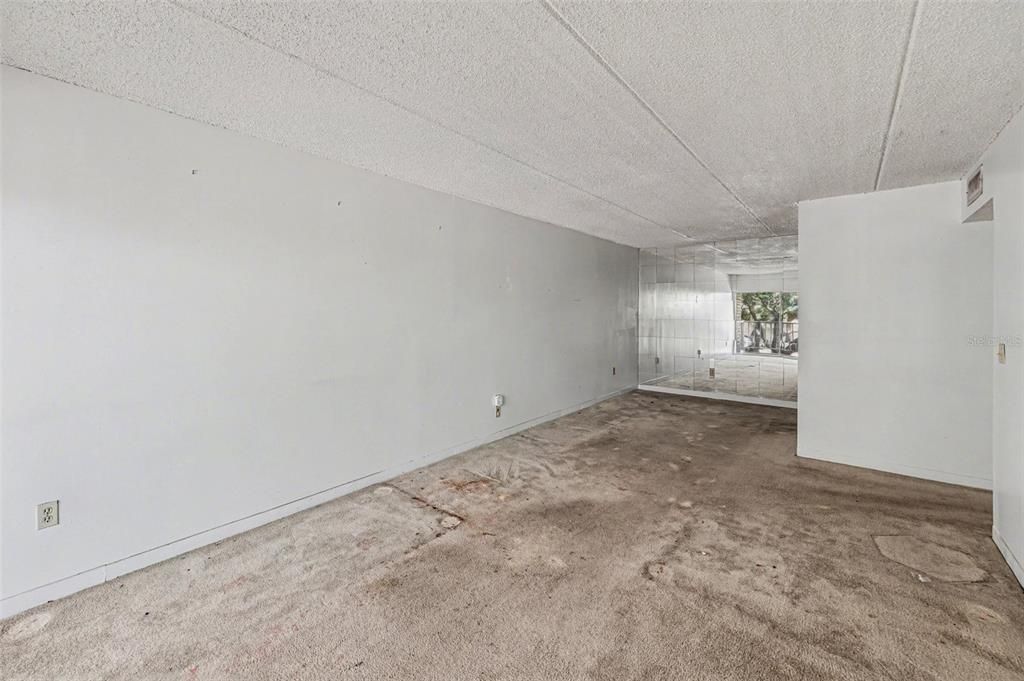 Activo con contrato: $250,000 (2 camas, 2 baños, 936 Pies cuadrados)