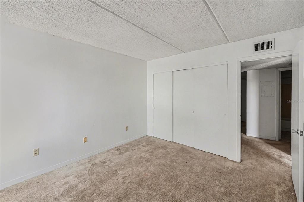 Activo con contrato: $250,000 (2 camas, 2 baños, 936 Pies cuadrados)