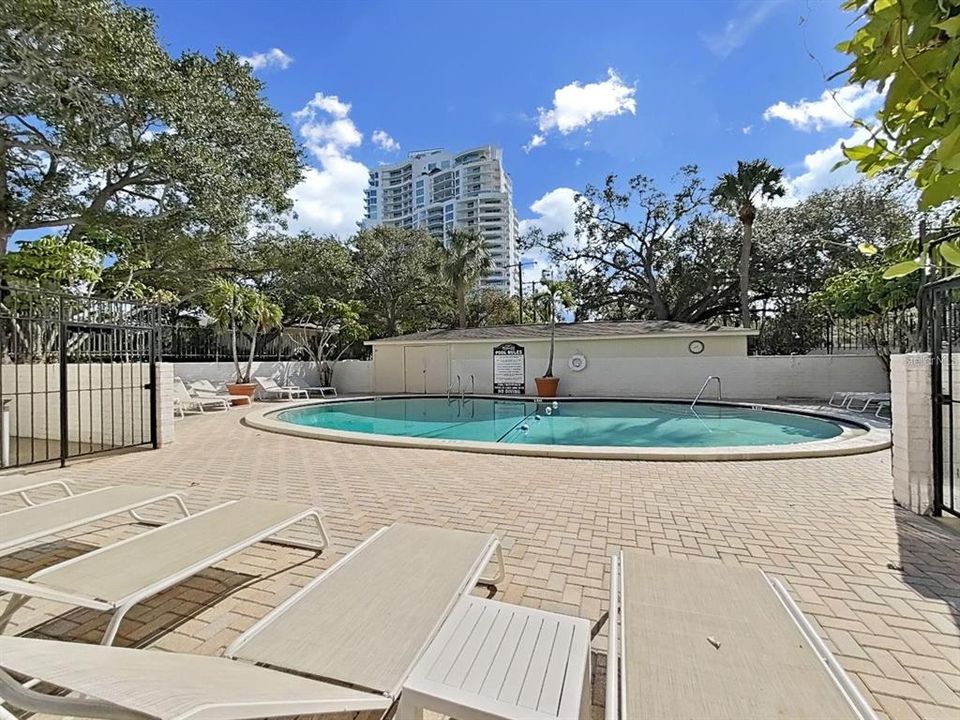 Activo con contrato: $250,000 (2 camas, 2 baños, 936 Pies cuadrados)