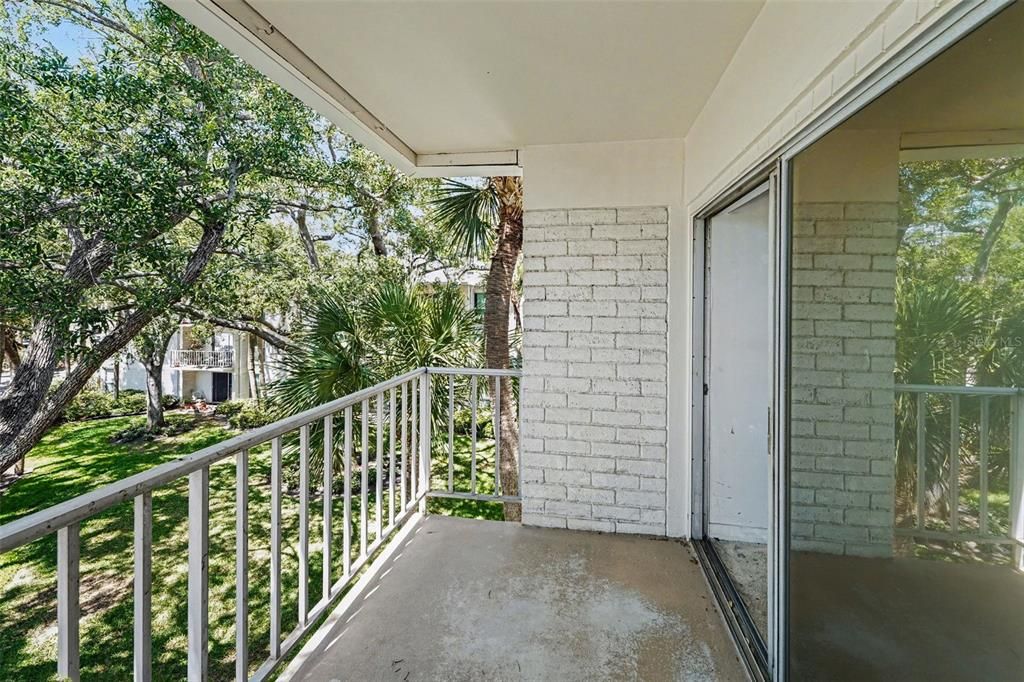 Activo con contrato: $250,000 (2 camas, 2 baños, 936 Pies cuadrados)