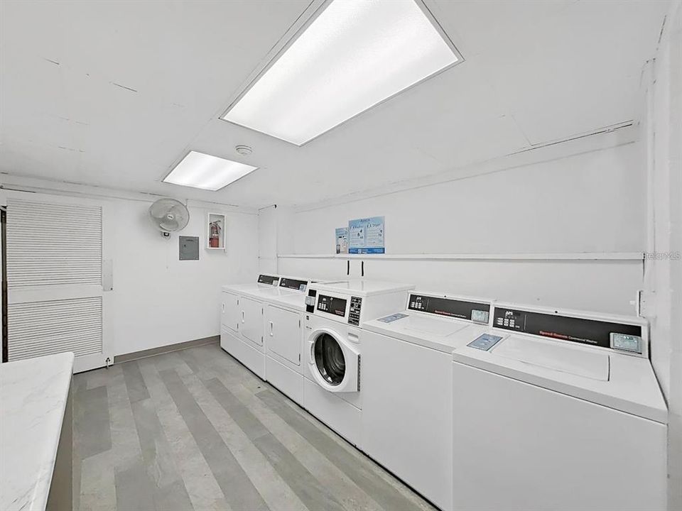 Activo con contrato: $250,000 (2 camas, 2 baños, 936 Pies cuadrados)