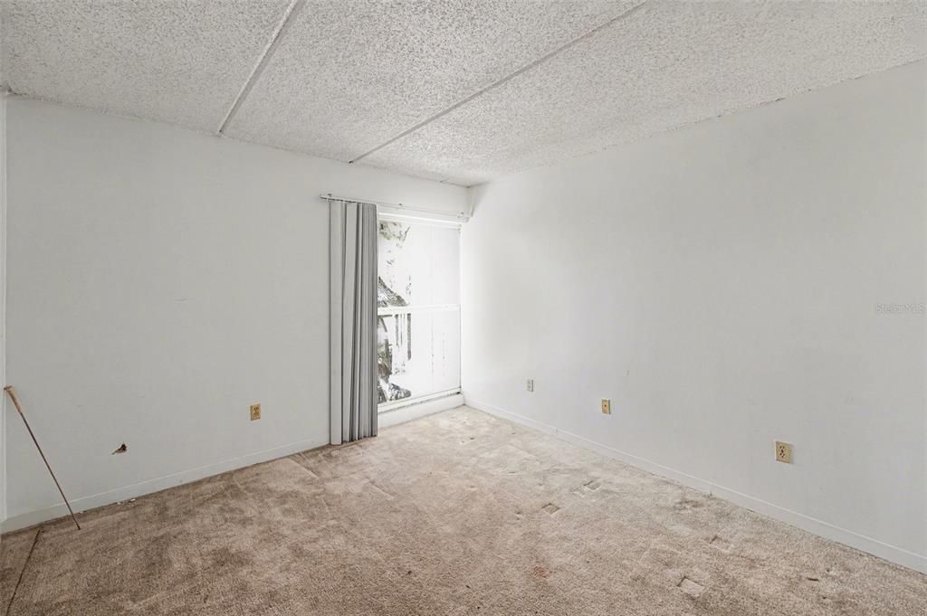 Activo con contrato: $250,000 (2 camas, 2 baños, 936 Pies cuadrados)