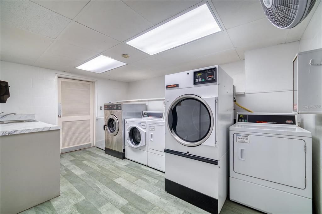 Activo con contrato: $250,000 (2 camas, 2 baños, 936 Pies cuadrados)