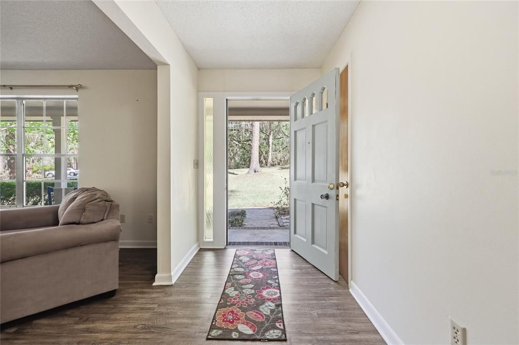 Active With Contract: $397,000 (3 beds, 2 baths, 1892 Square Feet)