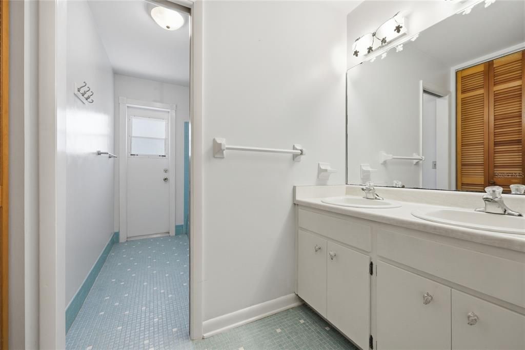 Active With Contract: $397,000 (3 beds, 2 baths, 1892 Square Feet)