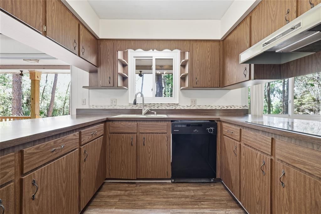 Active With Contract: $397,000 (3 beds, 2 baths, 1892 Square Feet)