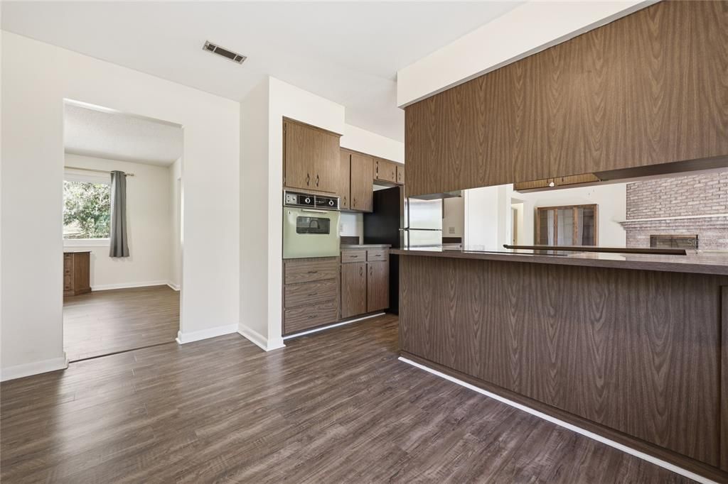 Active With Contract: $397,000 (3 beds, 2 baths, 1892 Square Feet)