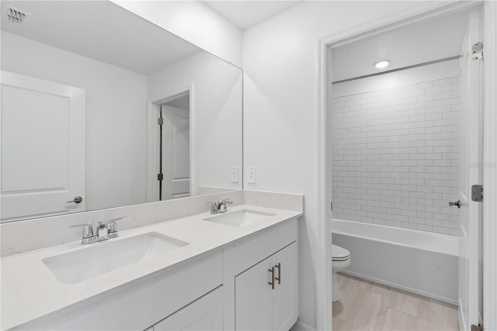 В аренду: $3,600 (5 спален, 2 ванн, 2215 Квадратных фут)