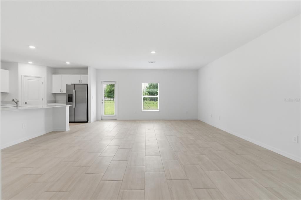 В аренду: $3,600 (5 спален, 2 ванн, 2215 Квадратных фут)