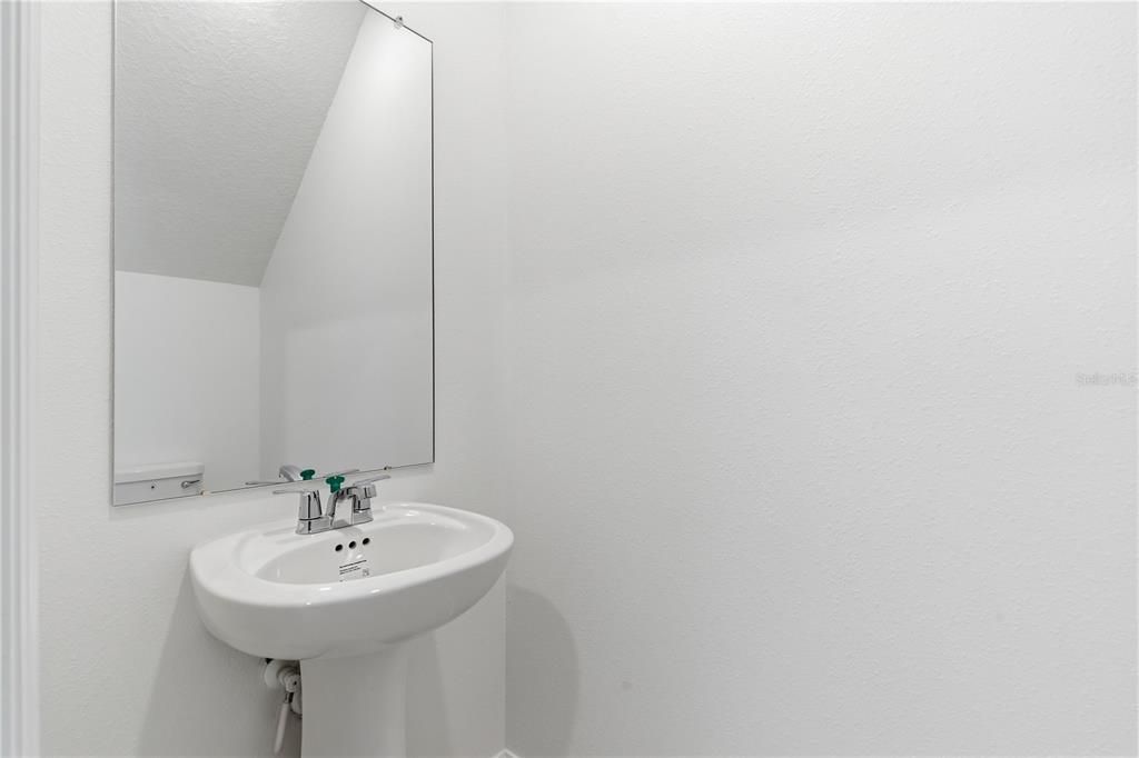 В аренду: $3,600 (5 спален, 2 ванн, 2215 Квадратных фут)