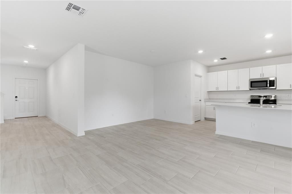 В аренду: $3,600 (5 спален, 2 ванн, 2215 Квадратных фут)