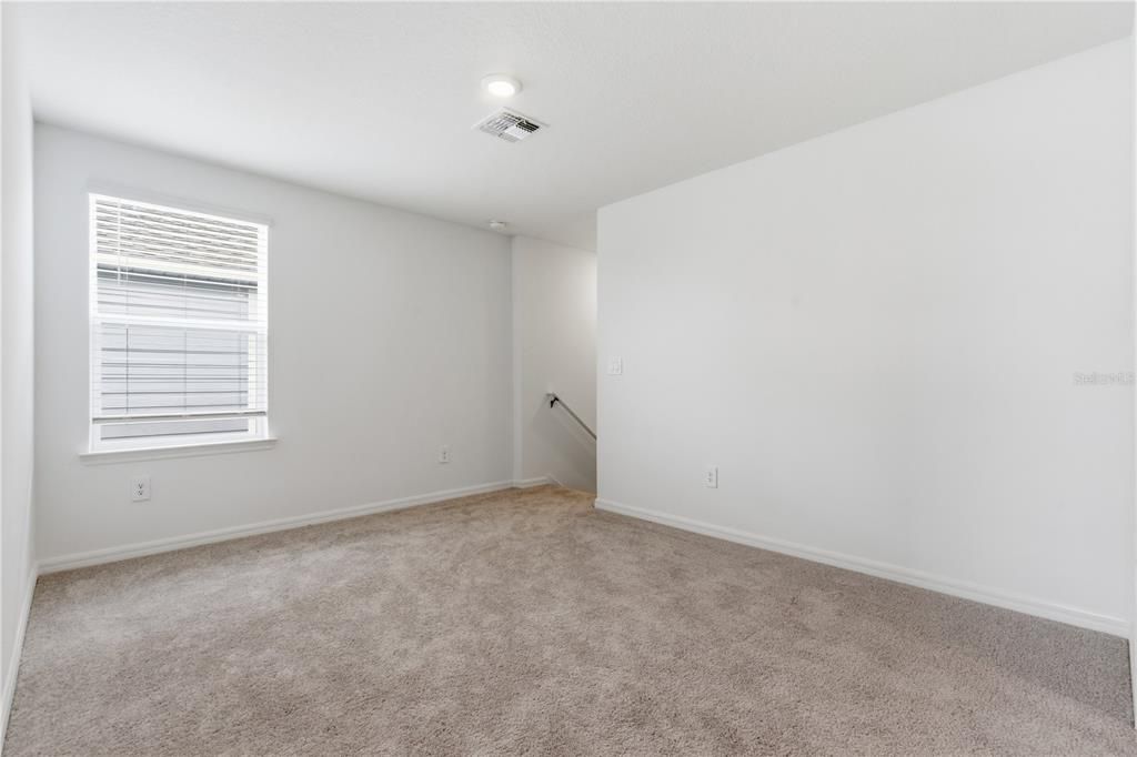 В аренду: $3,600 (5 спален, 2 ванн, 2215 Квадратных фут)