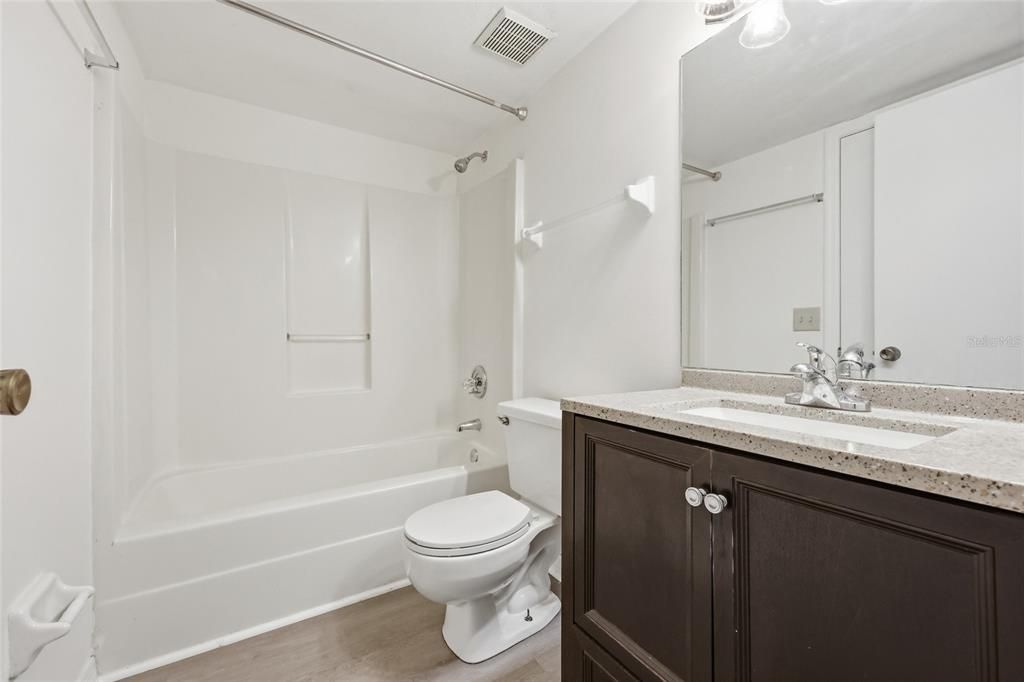 For Sale: $217,999 (3 beds, 3 baths, 1370 Square Feet)