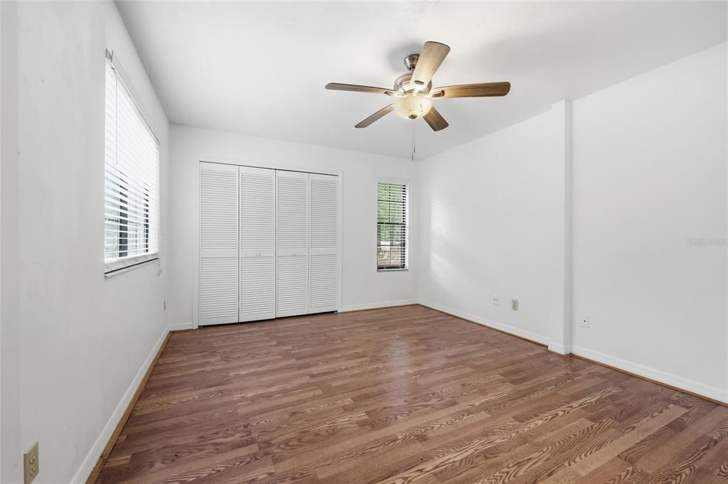 For Sale: $217,999 (3 beds, 3 baths, 1370 Square Feet)