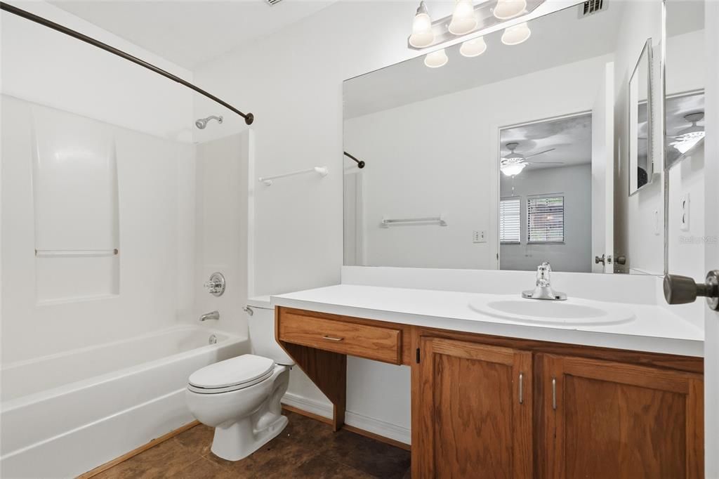 For Sale: $217,999 (3 beds, 3 baths, 1370 Square Feet)