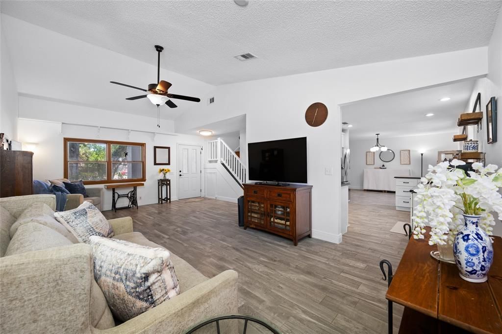 For Sale: $394,900 (4 beds, 2 baths, 1806 Square Feet)