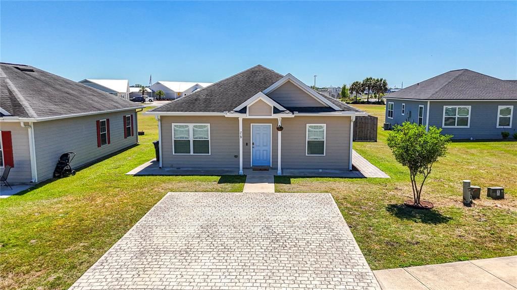 For Sale: $245,000 (3 beds, 2 baths, 1200 Square Feet)