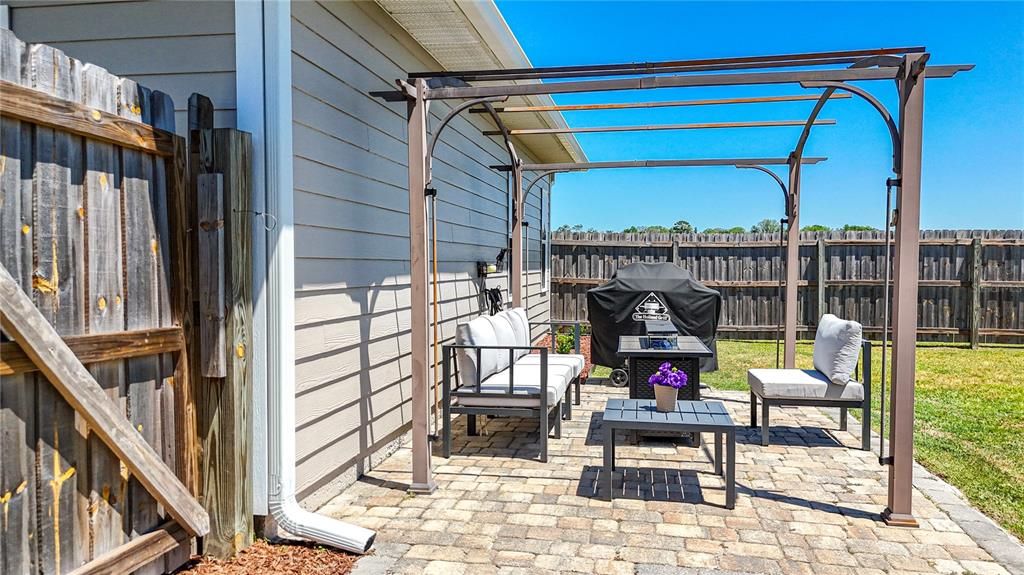 For Sale: $245,000 (3 beds, 2 baths, 1200 Square Feet)