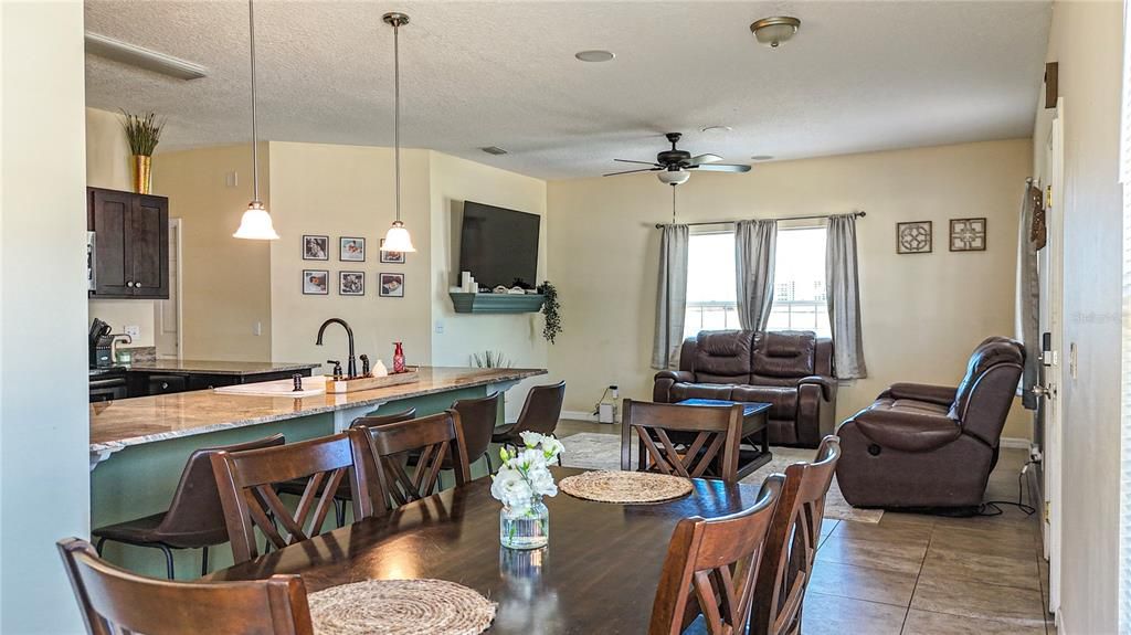 For Sale: $245,000 (3 beds, 2 baths, 1200 Square Feet)
