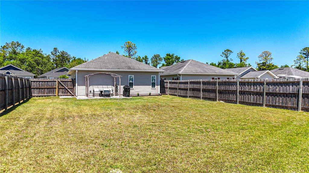 For Sale: $245,000 (3 beds, 2 baths, 1200 Square Feet)