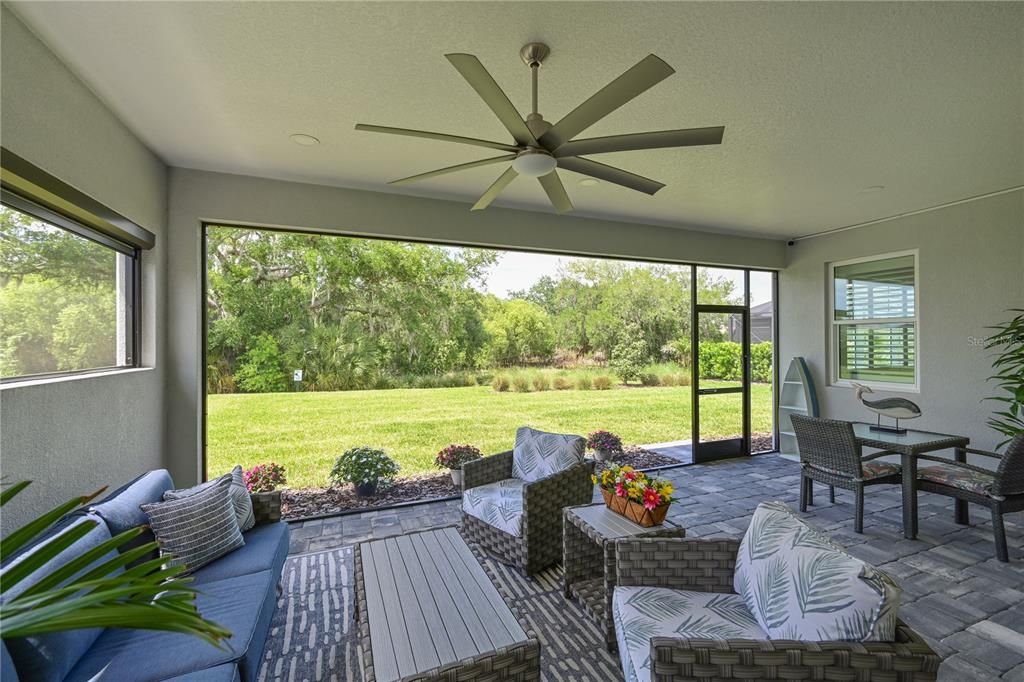 En Venta: $1,099,900 (4 camas, 2 baños, 2411 Pies cuadrados)