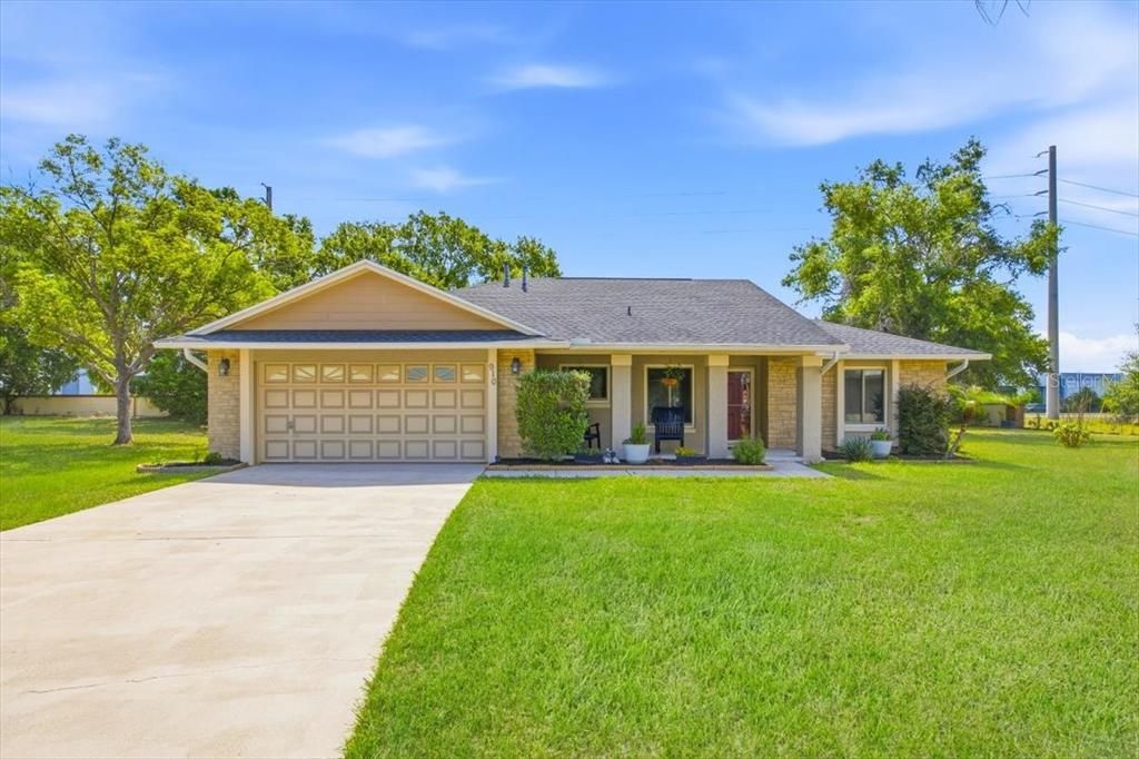Active With Contract: $374,999 (3 beds, 2 baths, 1535 Square Feet)