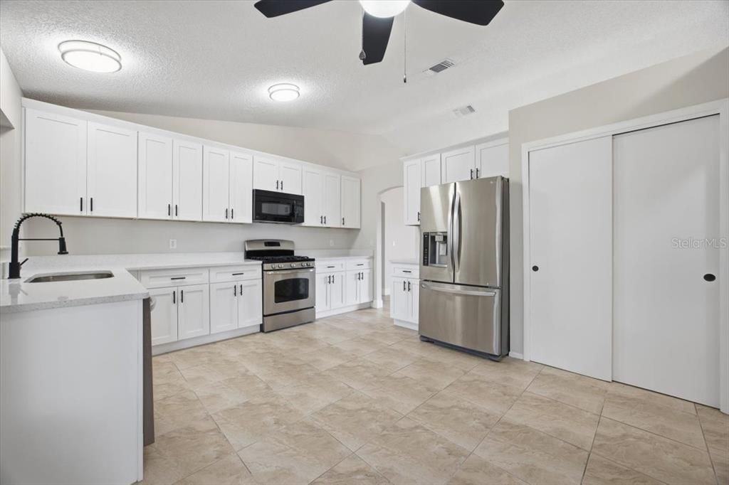 Active With Contract: $374,999 (3 beds, 2 baths, 1535 Square Feet)