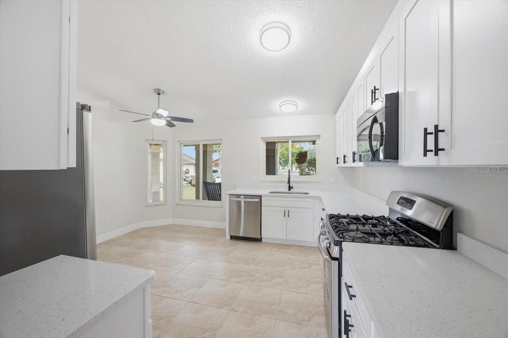 Active With Contract: $374,999 (3 beds, 2 baths, 1535 Square Feet)