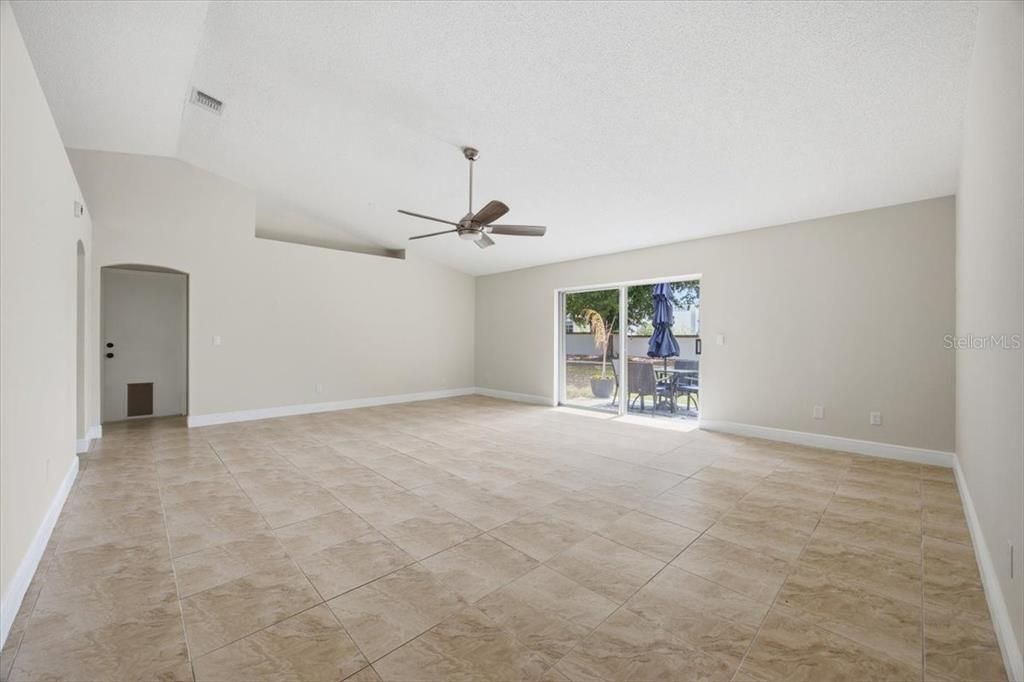 Active With Contract: $374,999 (3 beds, 2 baths, 1535 Square Feet)