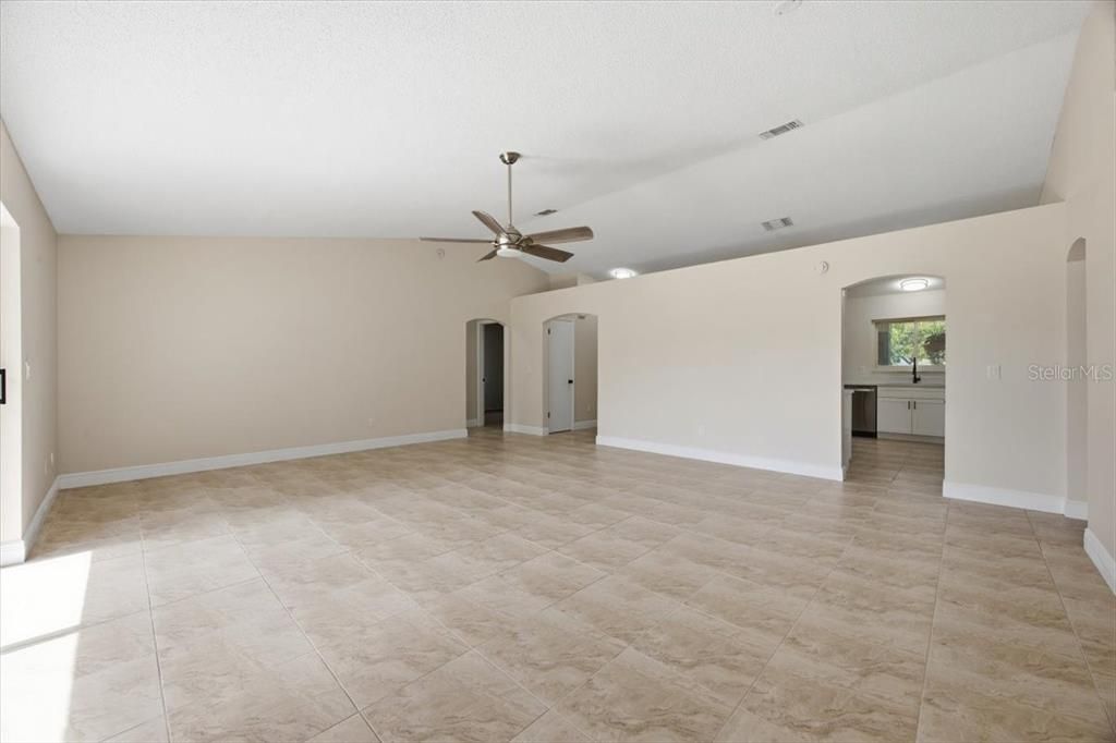 Active With Contract: $374,999 (3 beds, 2 baths, 1535 Square Feet)