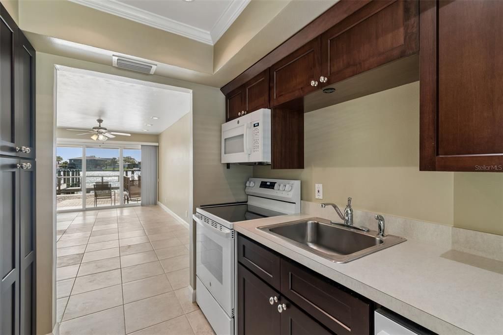 For Sale: $4,199,000 (13 beds, 0 baths, 5932 Square Feet)