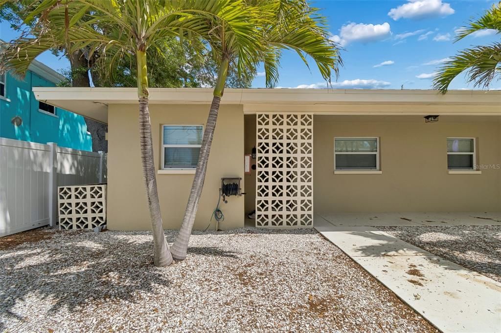 For Sale: $4,199,000 (13 beds, 0 baths, 5932 Square Feet)
