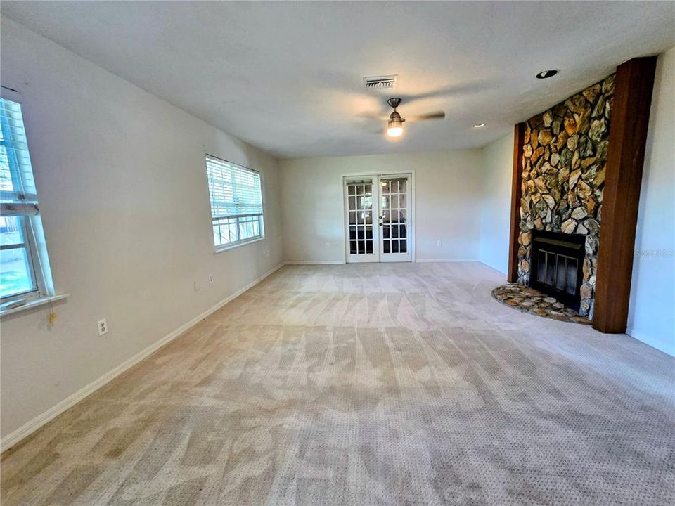 Active With Contract: $999,900 (3 beds, 2 baths, 2195 Square Feet)