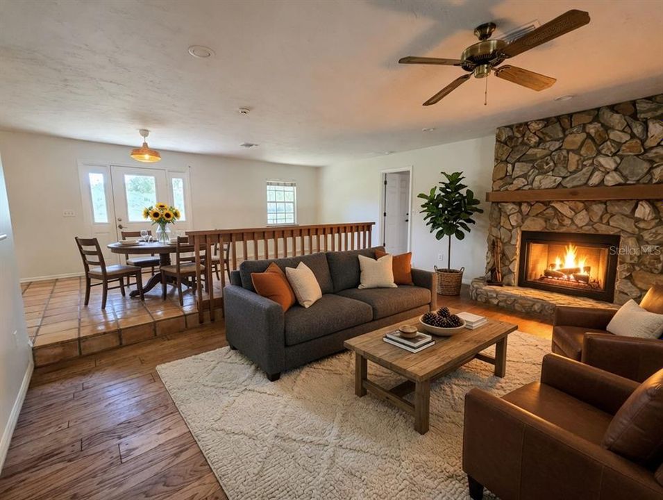 Active With Contract: $999,900 (3 beds, 2 baths, 2195 Square Feet)
