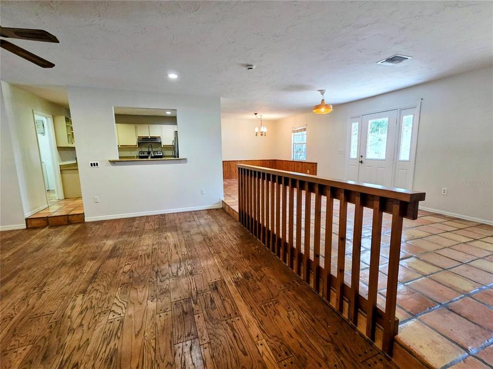 Active With Contract: $999,900 (3 beds, 2 baths, 2195 Square Feet)