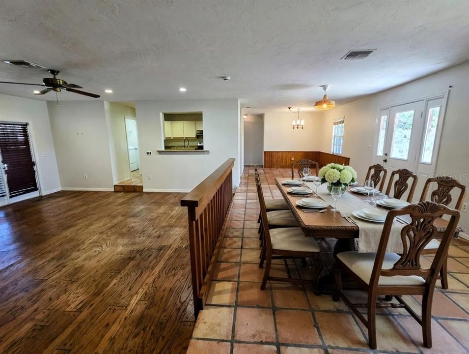 Active With Contract: $999,900 (3 beds, 2 baths, 2195 Square Feet)